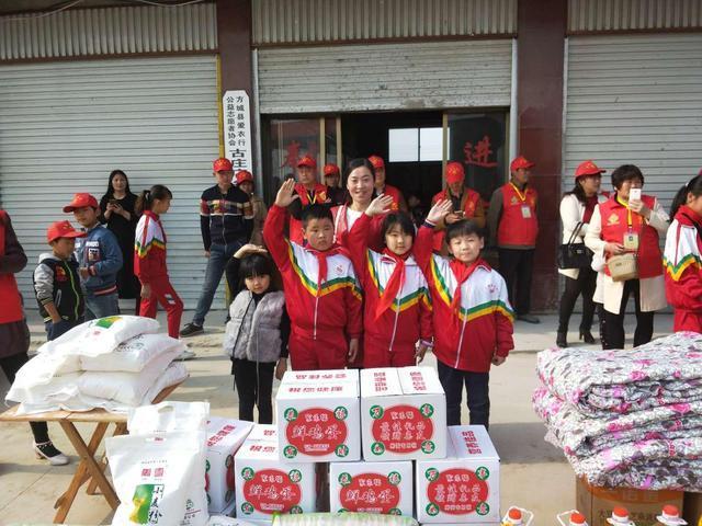 坚定的信念    无私的追求